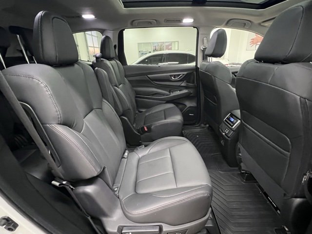Used 2025 Subaru Ascent Bronze Edition image 18