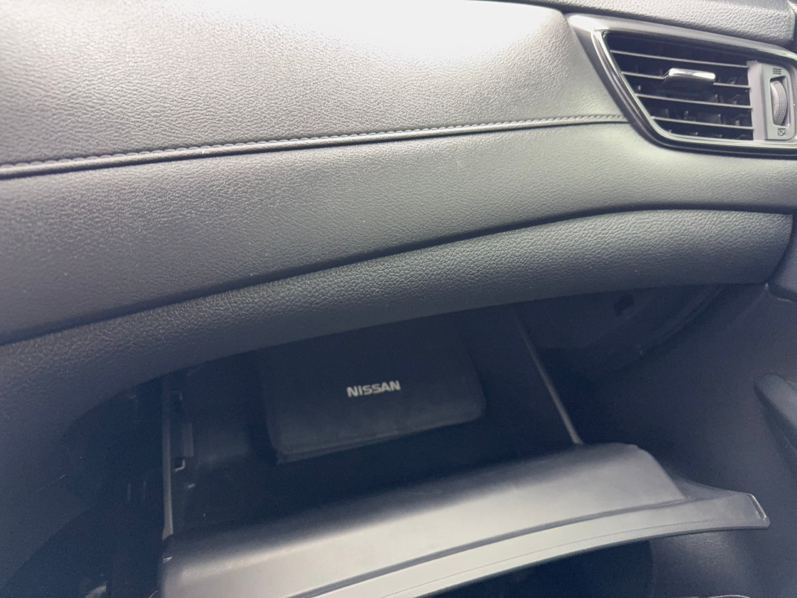 Used 2020 Nissan Rogue S w/ Special Edition Package FWD image 31