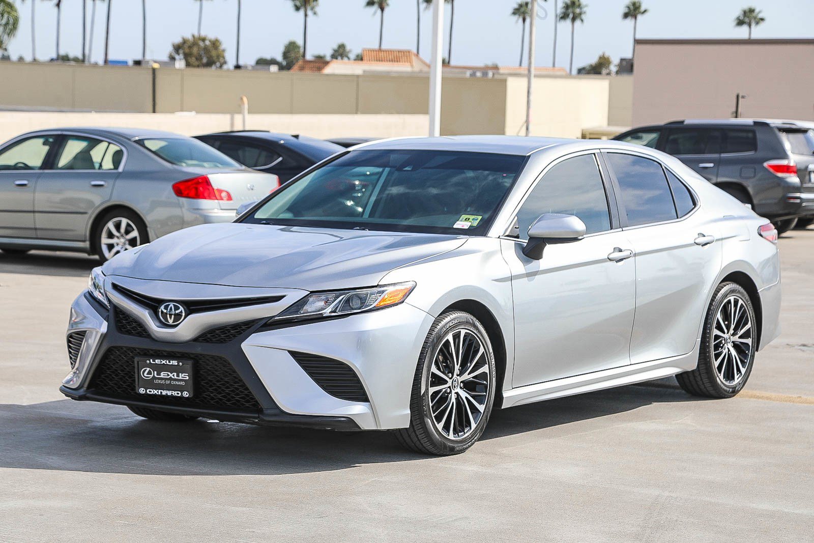 Used 2019 Toyota Camry SE FWD image 3