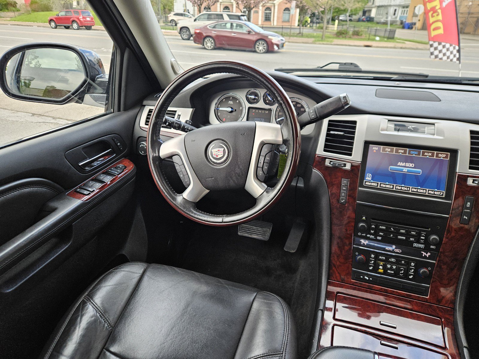 Used 2013 Cadillac Escalade ESV Luxury AWD/4WD image 23