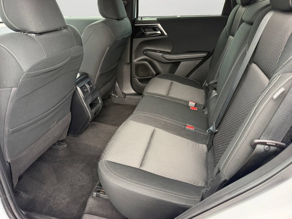 Used 2022 Mitsubishi Outlander ES AWD/4WD image 12