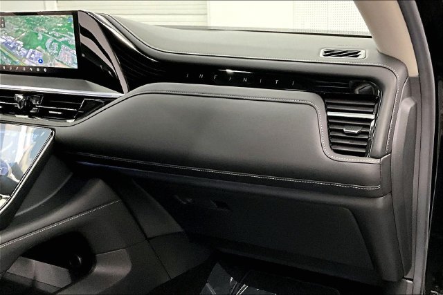 Used 2025 INFINITI QX80 Sensory AWD/4WD image 19