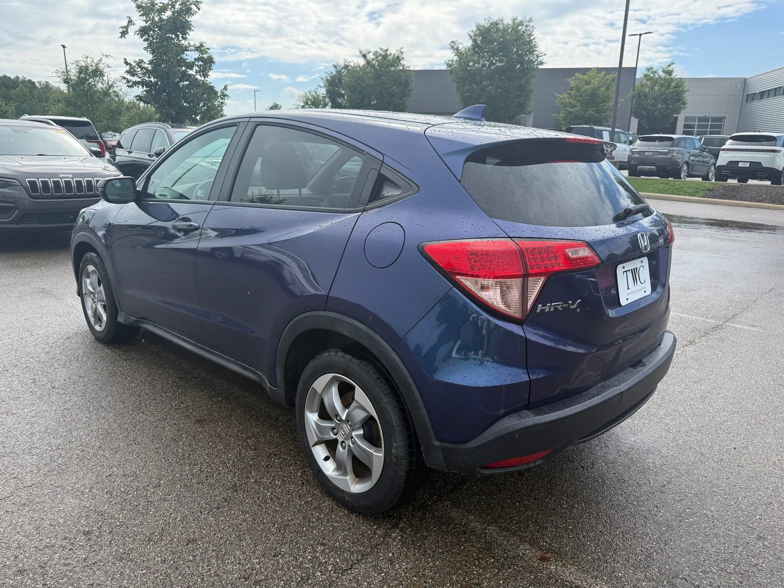 Used 2017 Honda HR-V EX image 7