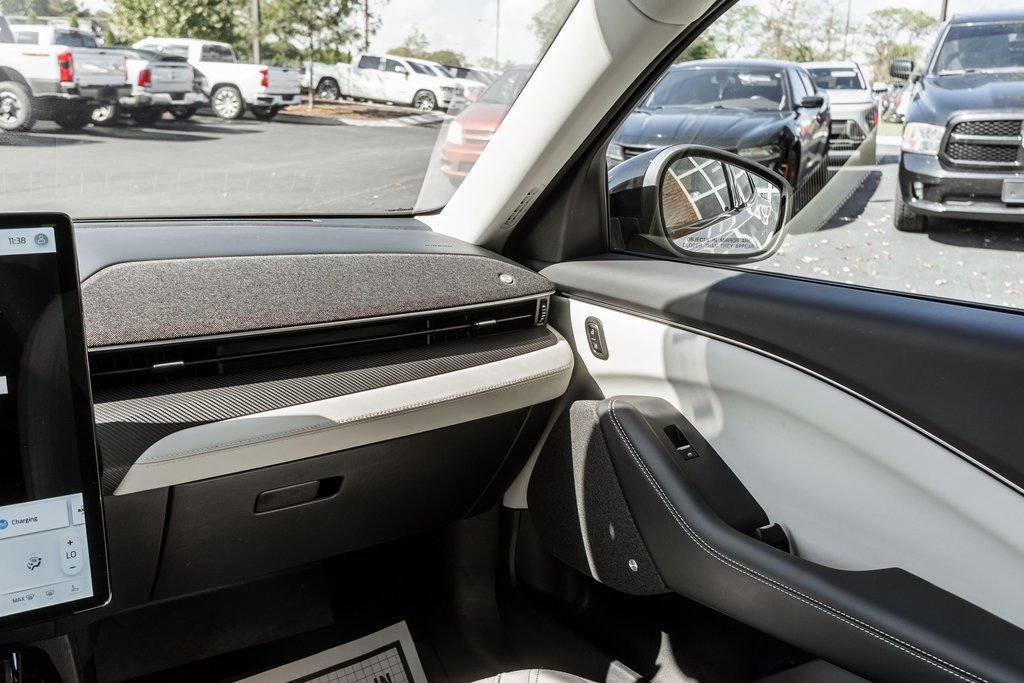 Used 2023 Ford Mustang Mach-E Premium image 15