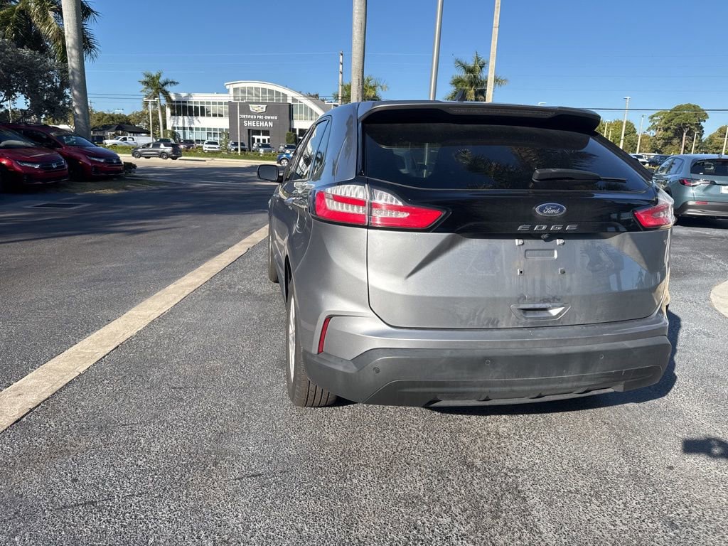 Used 2021 Ford Edge SE image 9
