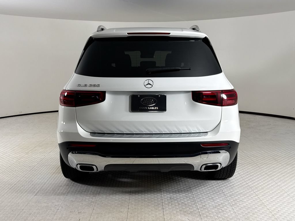 Used 2025 Mercedes-Benz GLB 250 image 4