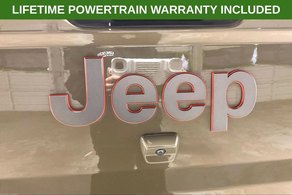 Used 2020 Jeep Gladiator Mojave w/ Trailer Tow Package AWD/4WD image 36