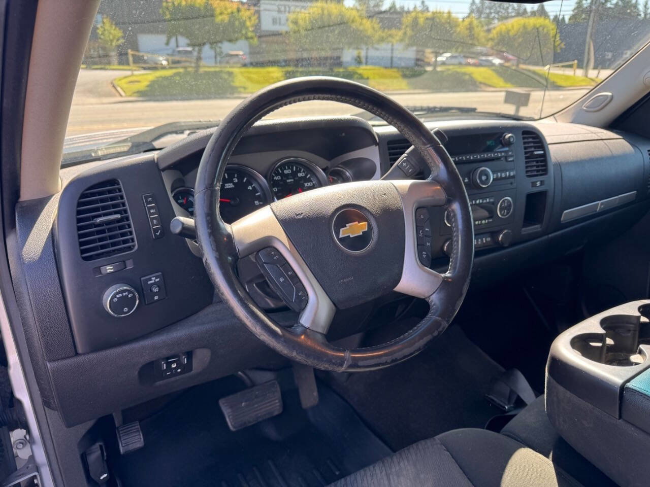 Used 2012 Chevrolet Silverado 3500 LT w/ Interior Plus Package AWD/4WD image 6