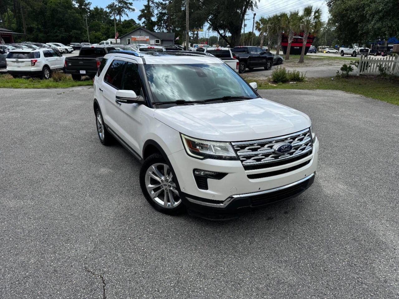 Used 2018 Ford Explorer Limited w/ Equipment Group 301A AWD/4WD image 40