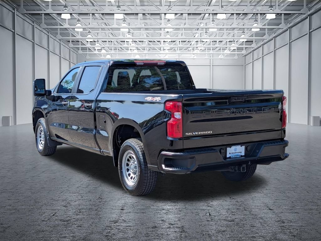Used 2022 Chevrolet Silverado 1500 W/T w/ WT Value Package AWD/4WD image 3