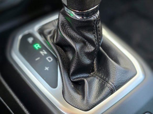 Used 2021 Jeep Renegade Sport image 31