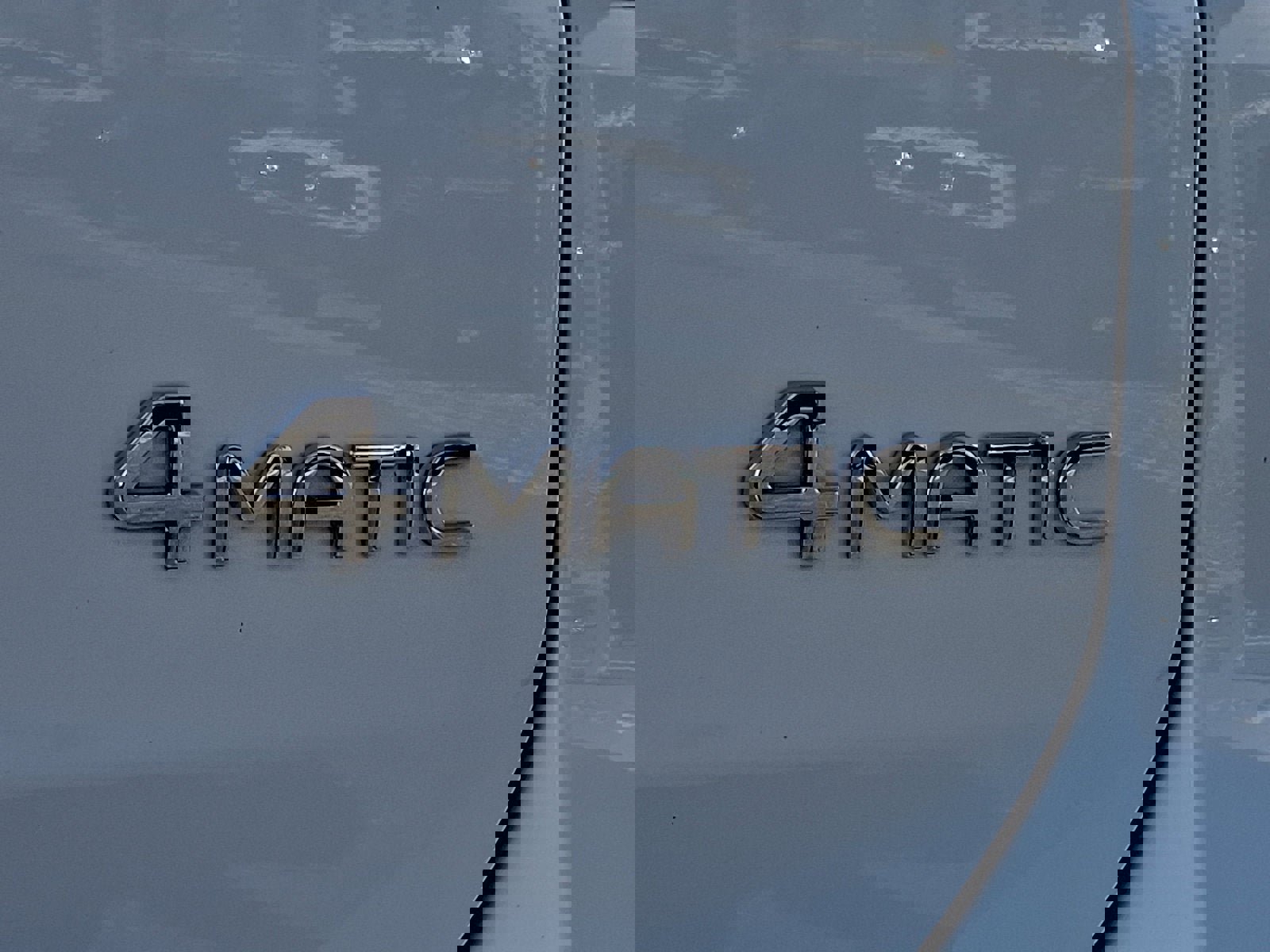 Used 2023 Mercedes-Benz EQB 300 4MATIC image 32