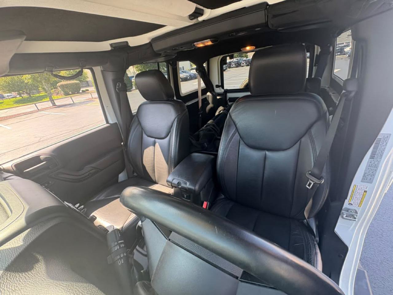Used 2017 Jeep Wrangler Unlimited Sahara AWD/4WD image 8