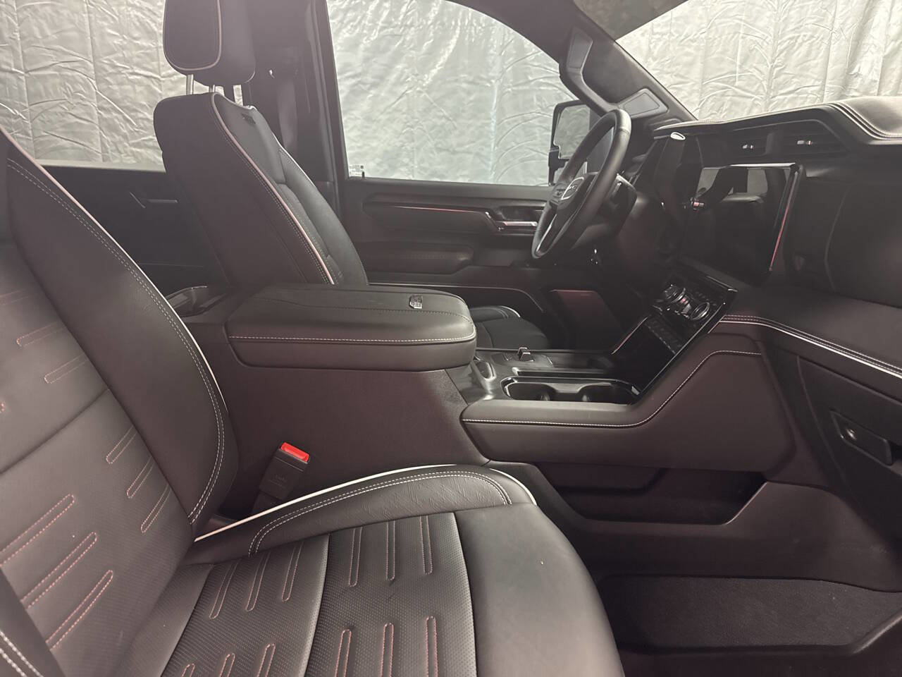 Used 2025 GMC Sierra 2500 AT4X image 13