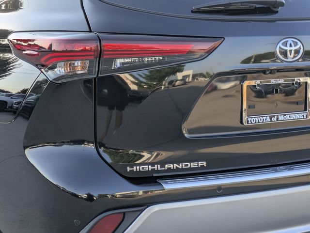Certified 2025 Toyota Highlander Platinum AWD/4WD image 8