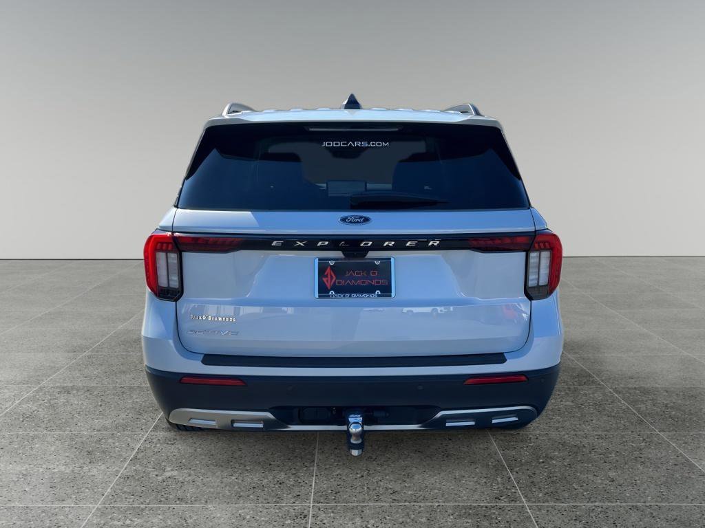 Used 2026 Ford Explorer Active w/ Active Comfort Package image 5