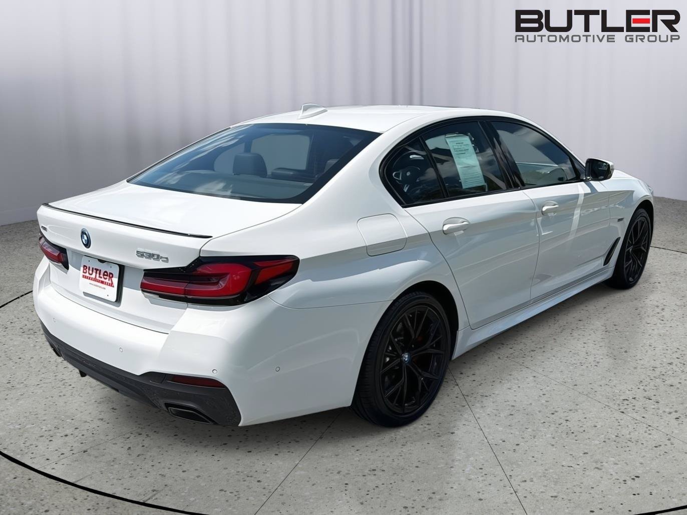 Used 2023 BMW 530e xDrive w/ Premium Package AWD/4WD image 6