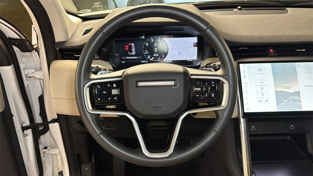 Used 2024 Land Rover Discovery Sport S image 21