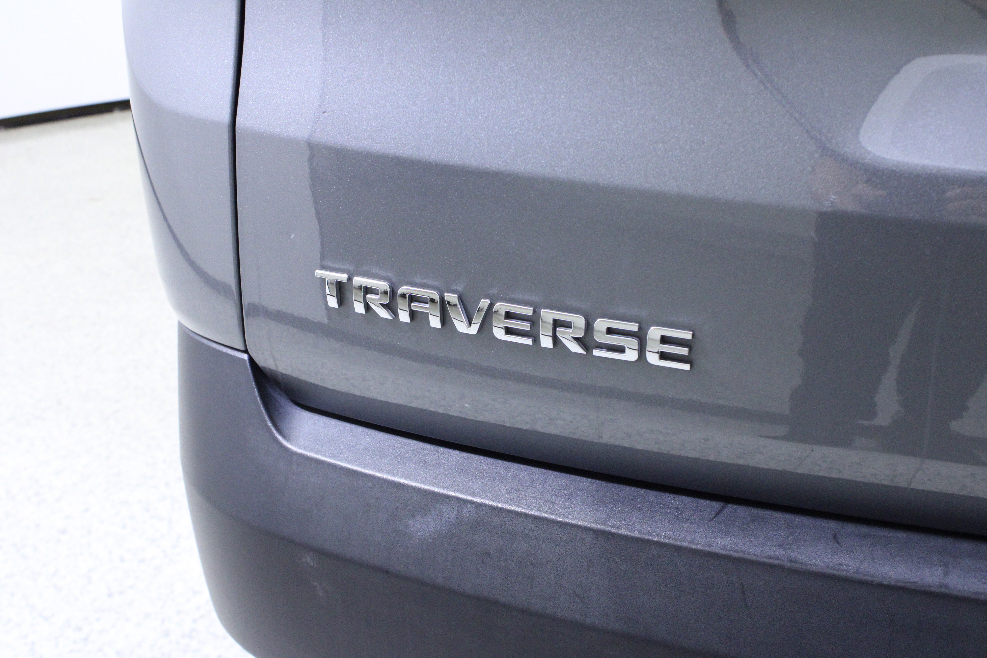 Used 2021 Chevrolet Traverse LS image 9