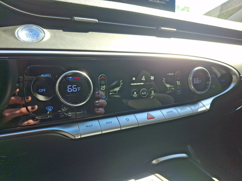 Used 2025 Genesis Electrified GV70 AWD/4WD image 19