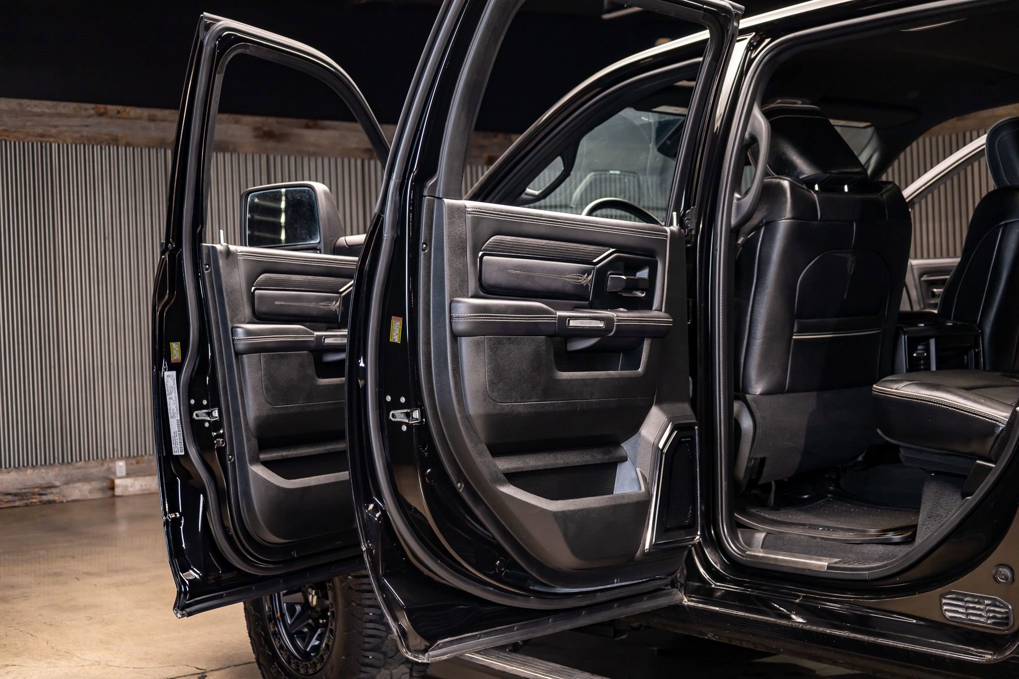 Used 2023 RAM 2500 Limited image 24