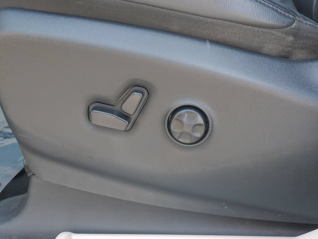 Used 2019 Chrysler Pacifica Touring-L FWD image 20