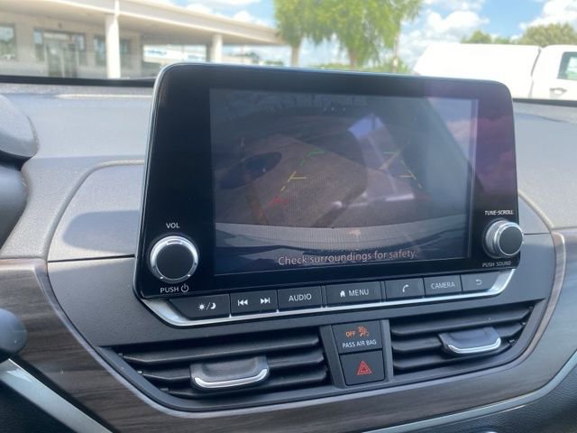 Used 2025 Nissan Altima 2.5 SV FWD image 27