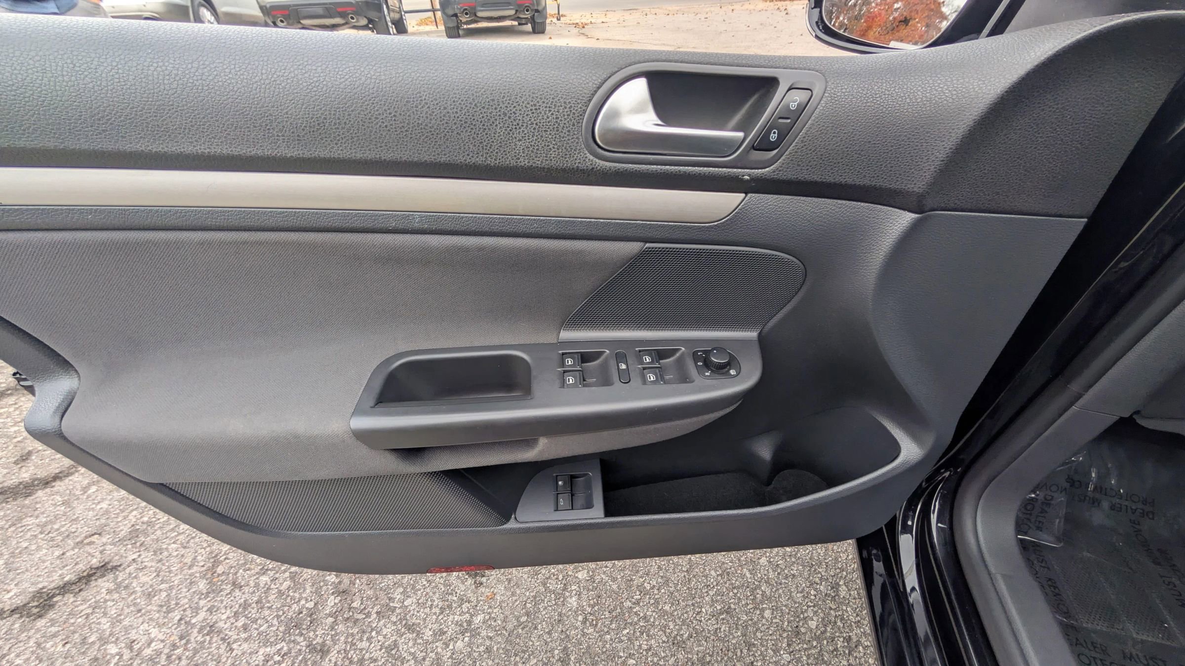 Used 2009 Volkswagen Rabbit S image 14