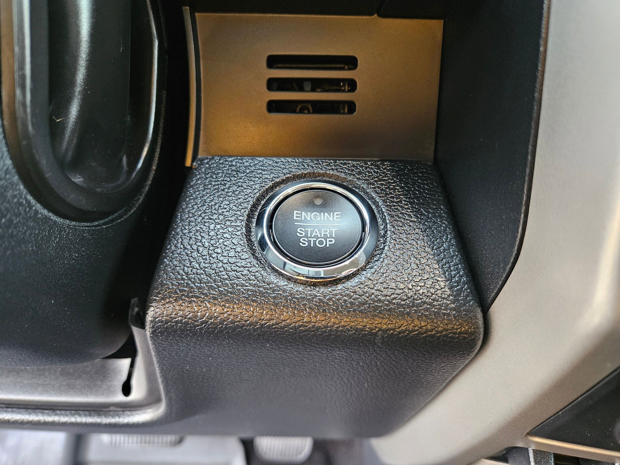 Used 2020 Ford F150 Lariat w/ Equipment Group 501A Mid image 21