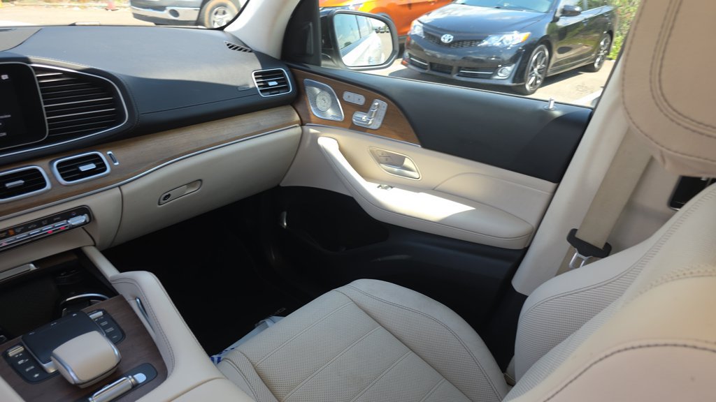 Used 2021 Mercedes-Benz GLS 580 4MATIC image 27
