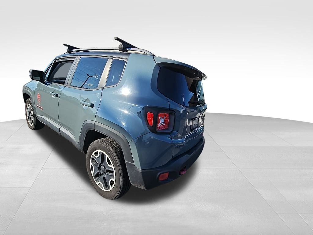 Used 2015 Jeep Renegade Trailhawk image 8