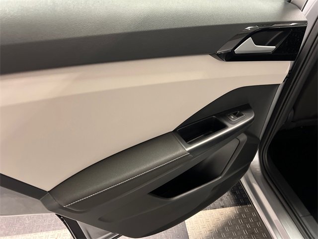 New 2026 Volkswagen Taos S image 10