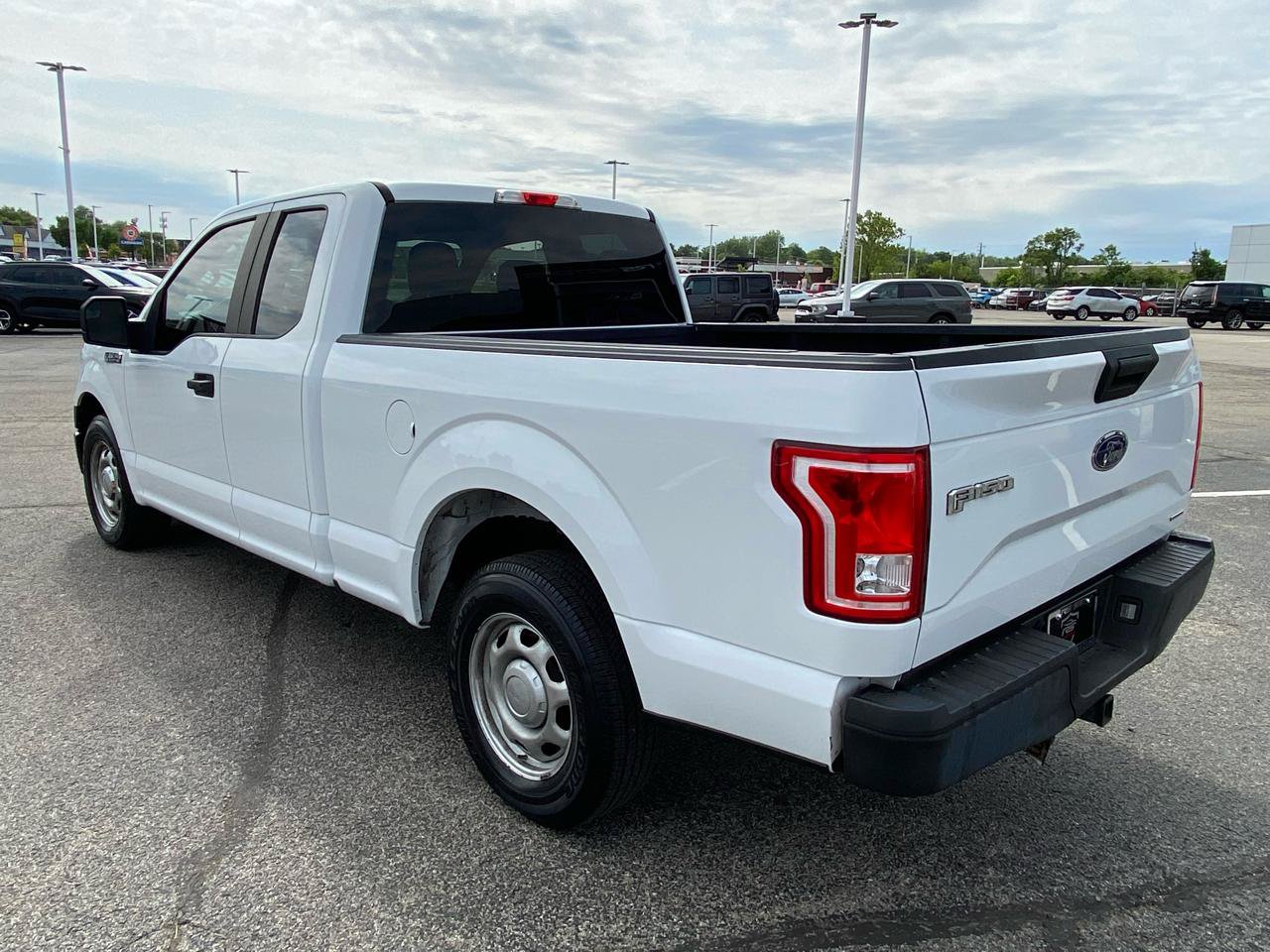 Used 2016 Ford F150 XL w/ Equipment Group 101A Mid RWD image 3