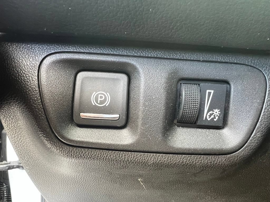Used 2023 GMC Acadia AT4 w/ Preferred Package AWD/4WD image 24