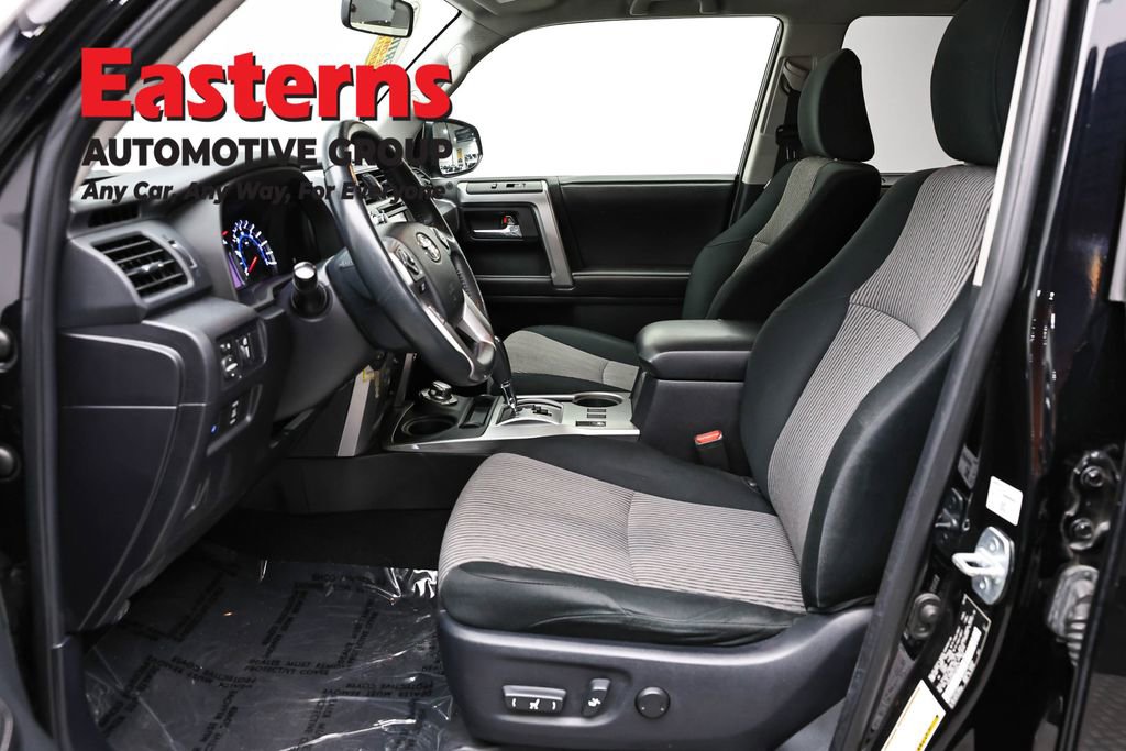 Used 2015 Toyota 4Runner SR5 AWD/4WD image 13