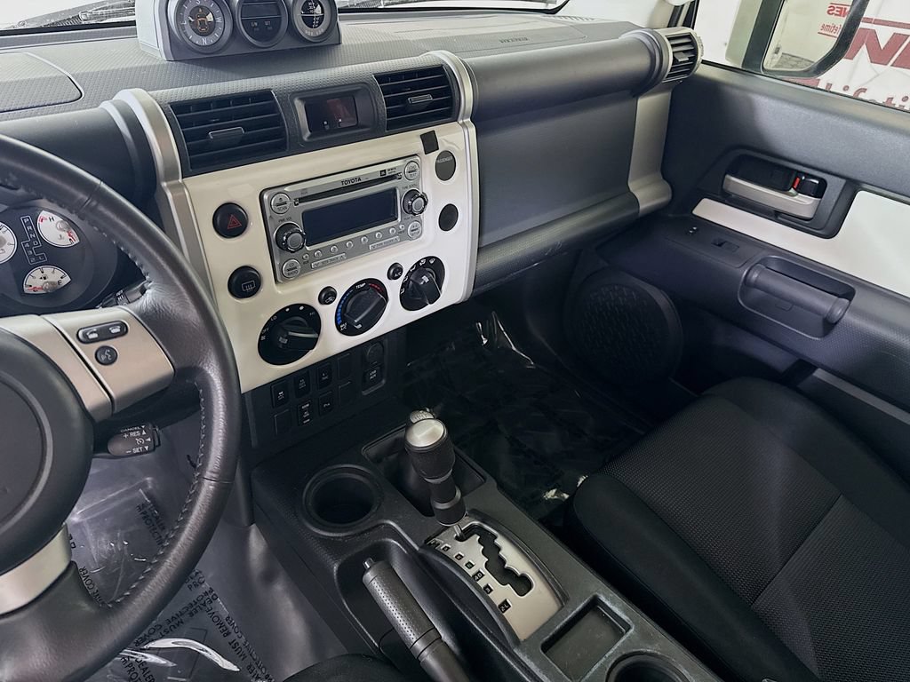 Used 2013 Toyota FJ Cruiser 4WD w/ Upgrade Pkg image 24