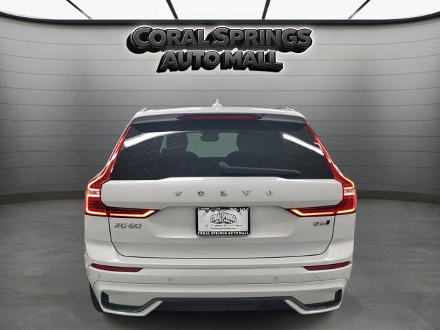 Used 2022 Volvo XC60 B6 R-Design image 5