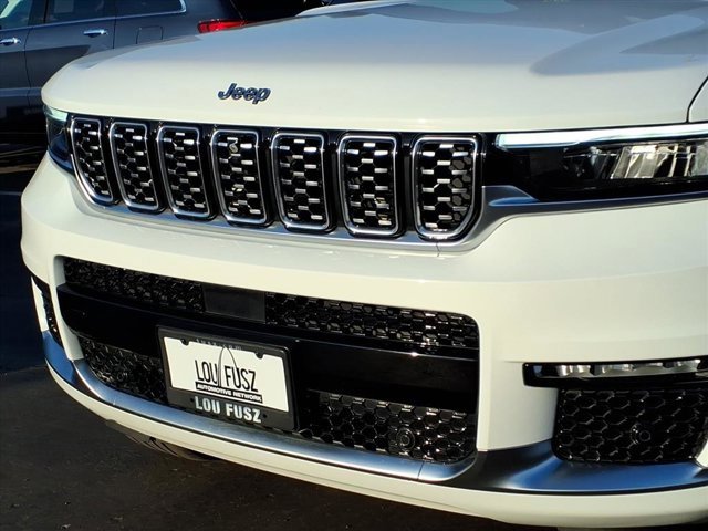 Used 2023 Jeep Grand Cherokee L Summit w/ Luxury Tech Group V image 36