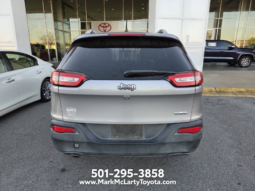 Used 2018 Jeep Cherokee Latitude Plus w/ Comfort/Convenience Group FWD image 6