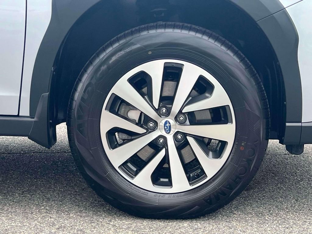 Certified 2025 Subaru Outback Premium image 6