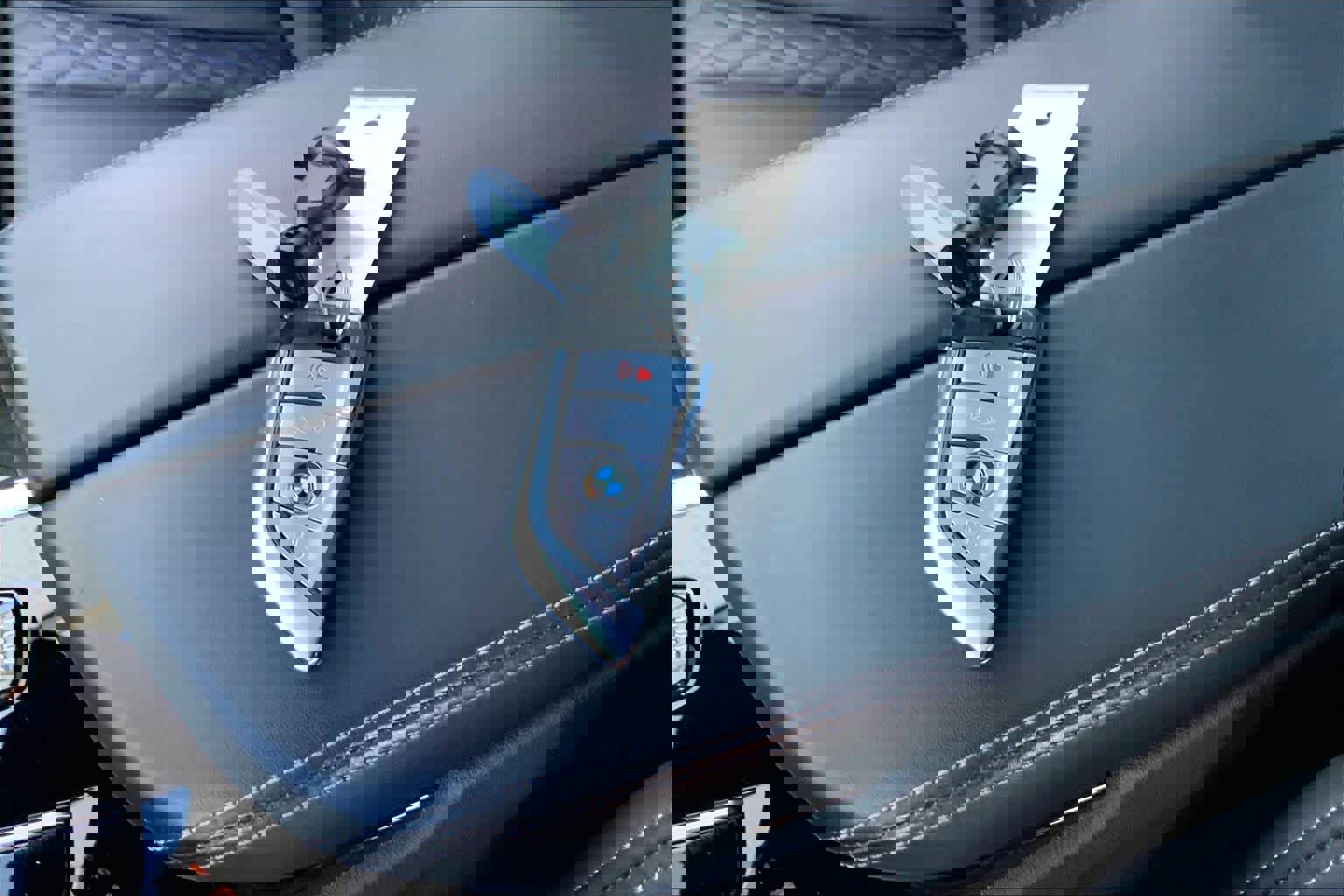 Used 2023 BMW M550i xDrive w/ Executive Package image 15