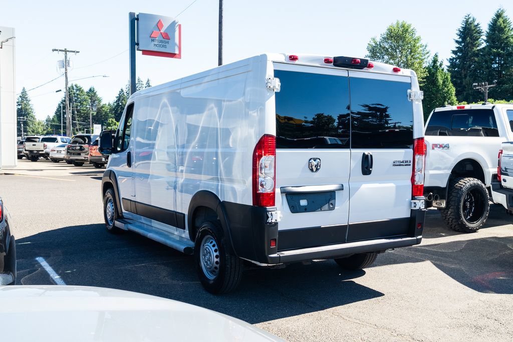 Used 2025 RAM ProMaster 2500 w/ U-Haul Equipment Group FWD image 4