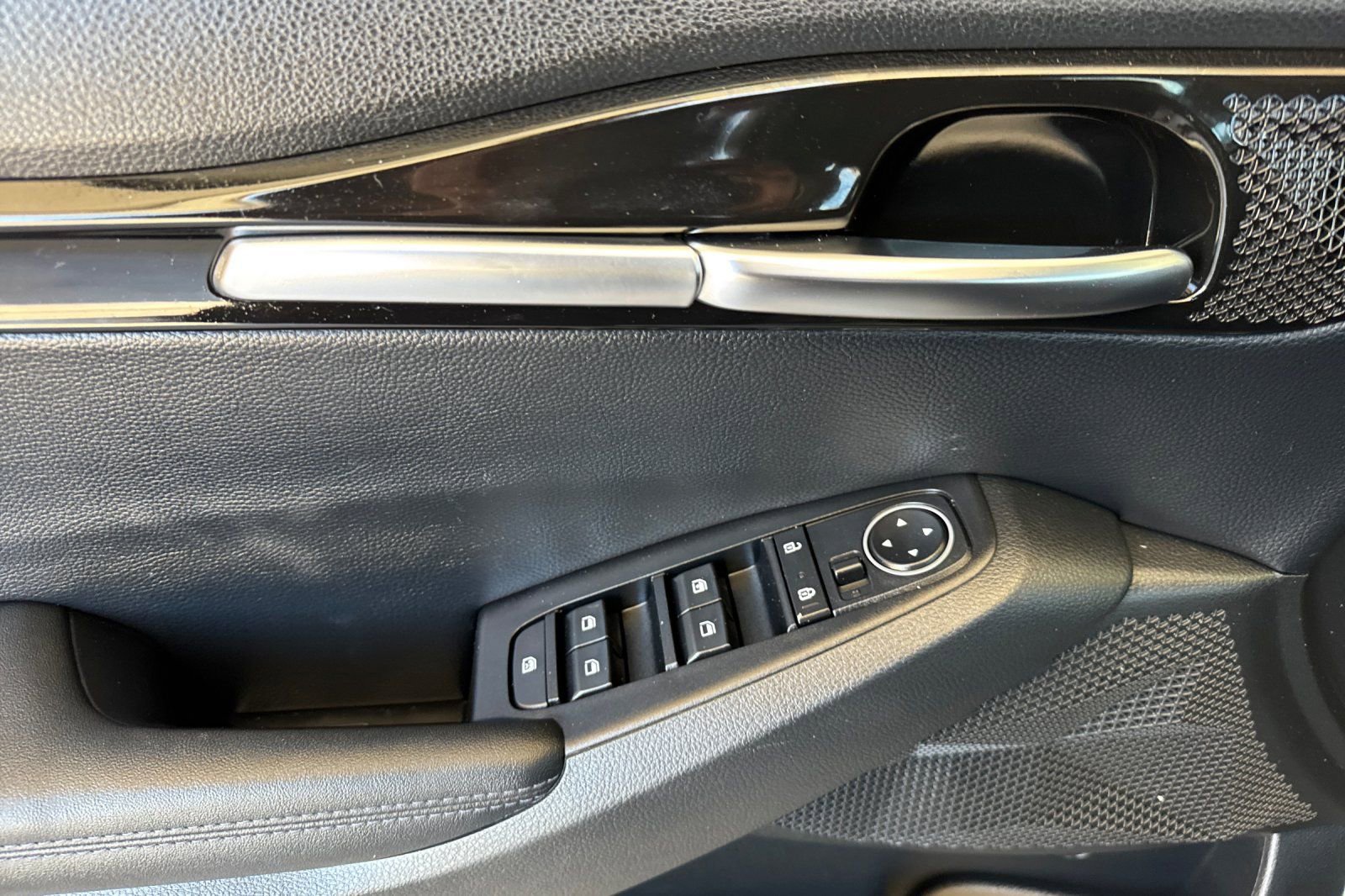 Used 2023 Kia Seltos S w/ Navigation Package image 10