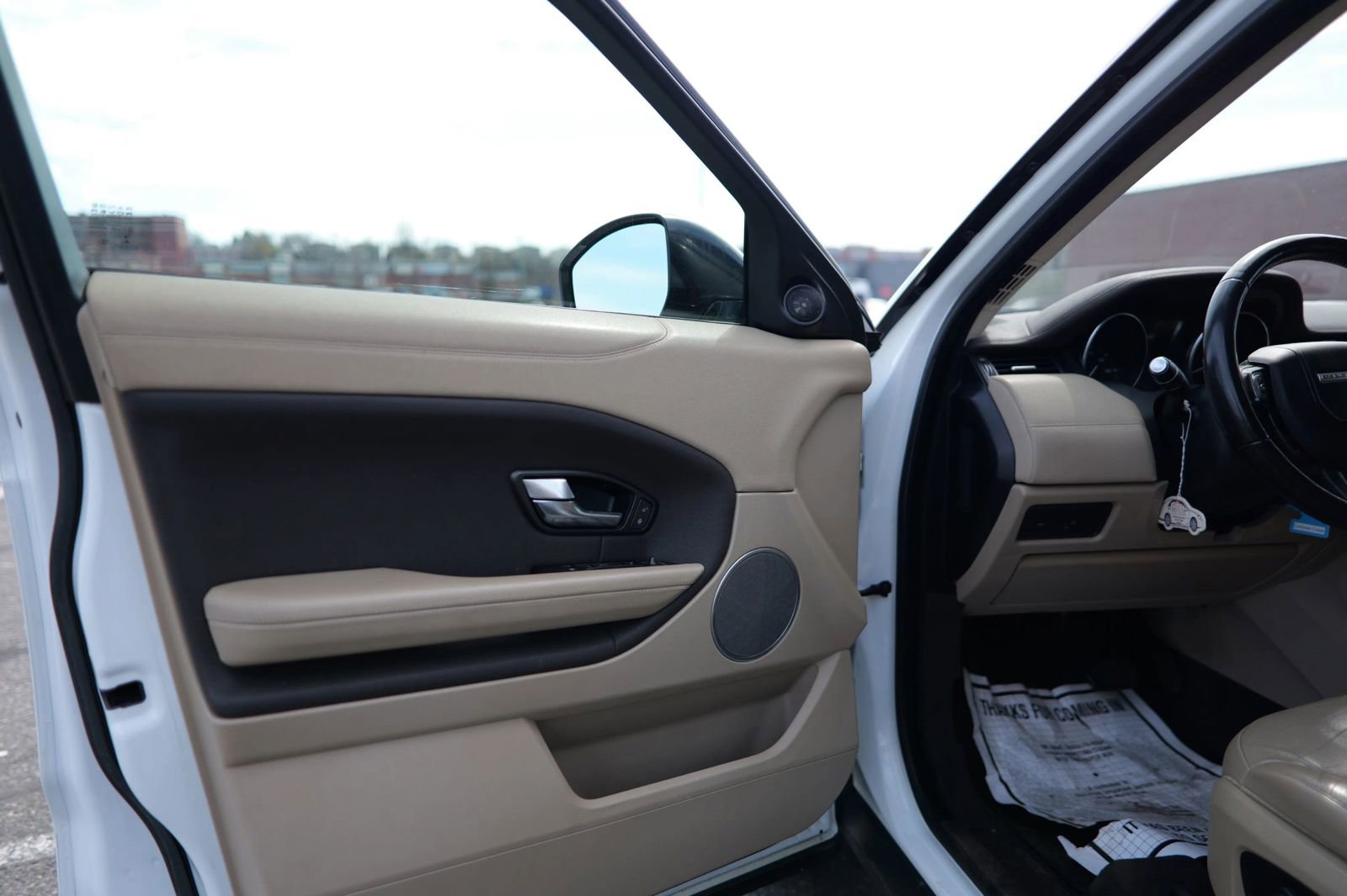 Used 2018 Land Rover Range Rover Evoque image 16