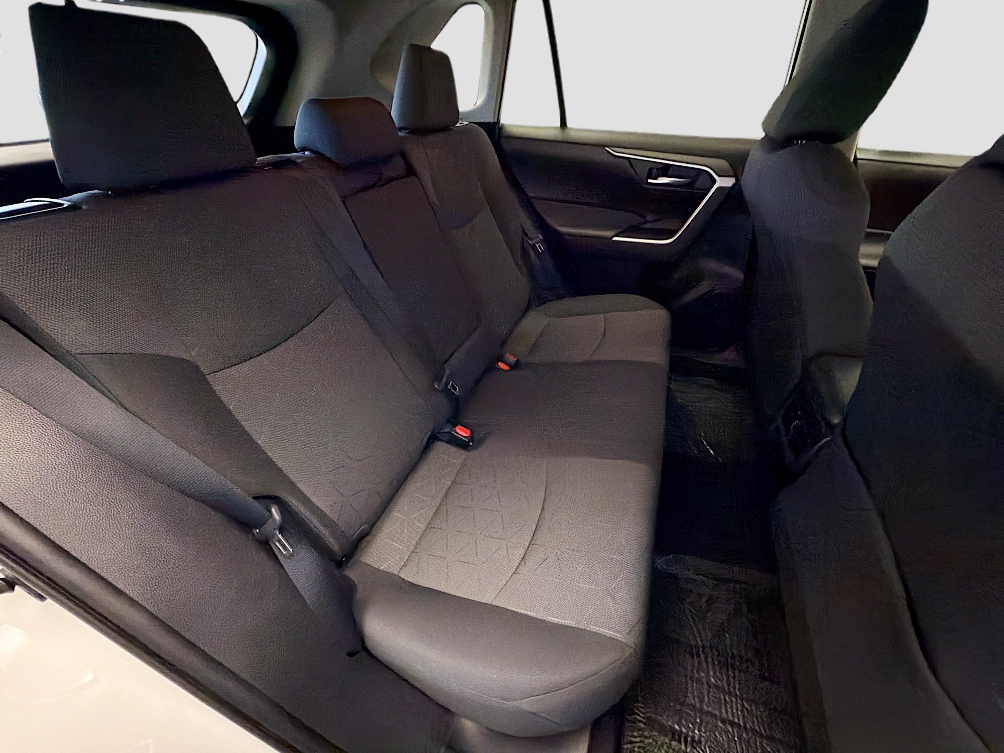 Used 2021 Toyota RAV4 XLE w/ Carpet Mat Package (TMS) FWD image 14