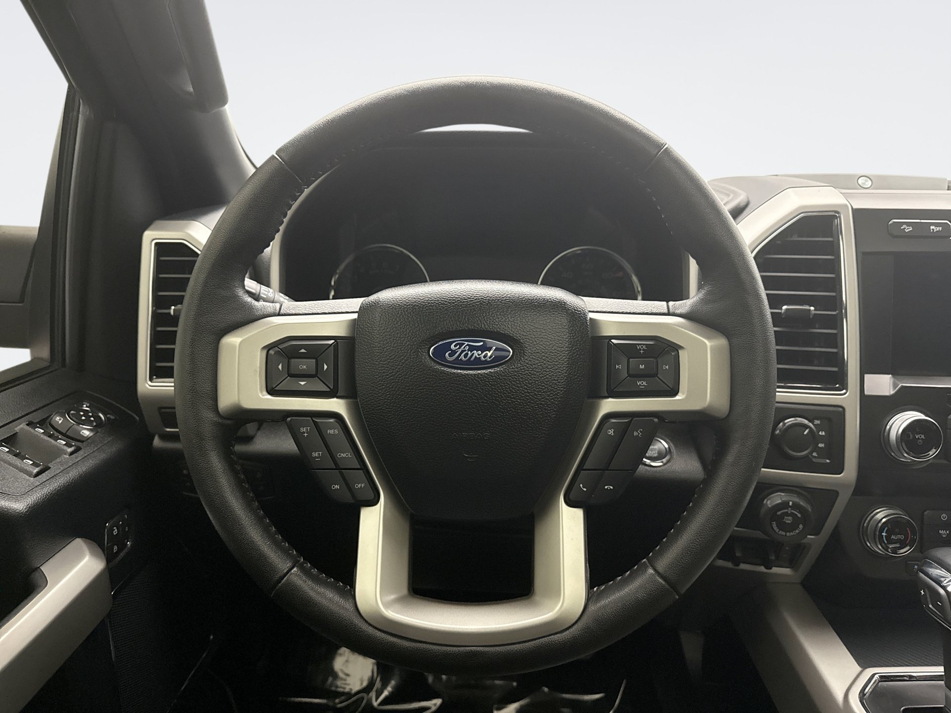 Used 2020 Ford F150 Lariat w/ Equipment Group 502A Luxury AWD/4WD image 12
