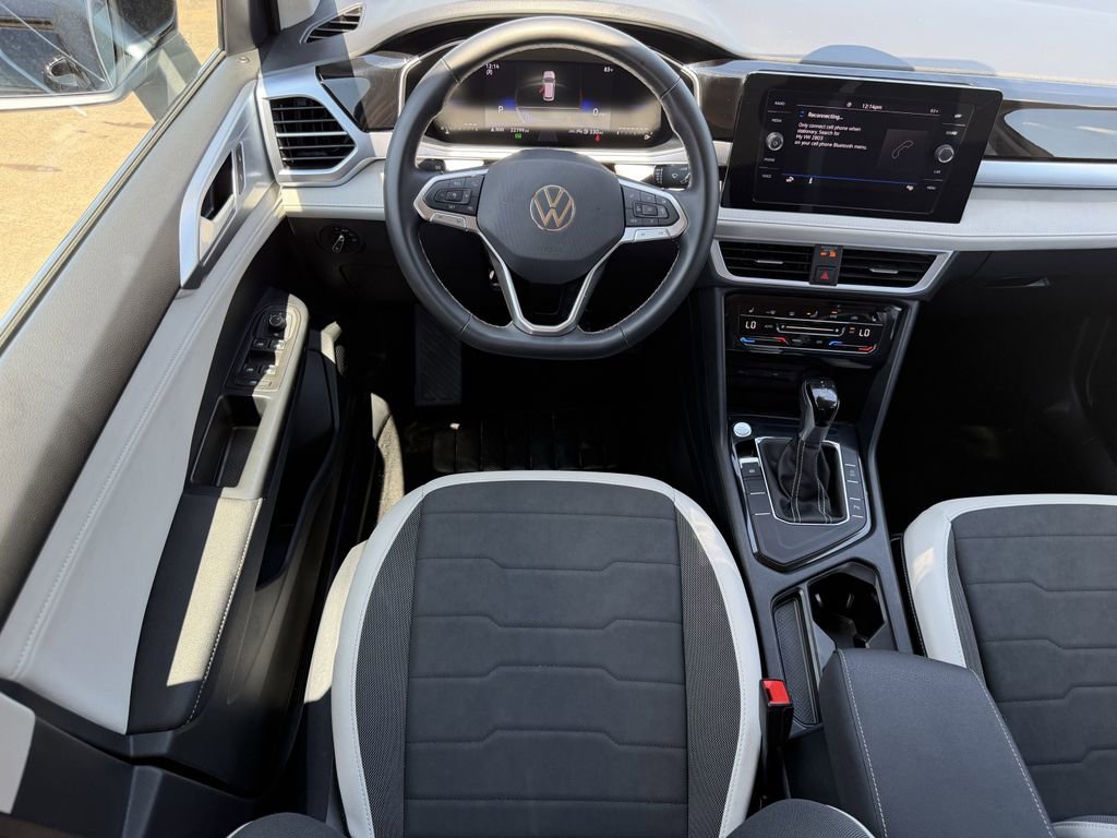 Used 2025 Volkswagen Taos SE FWD image 14