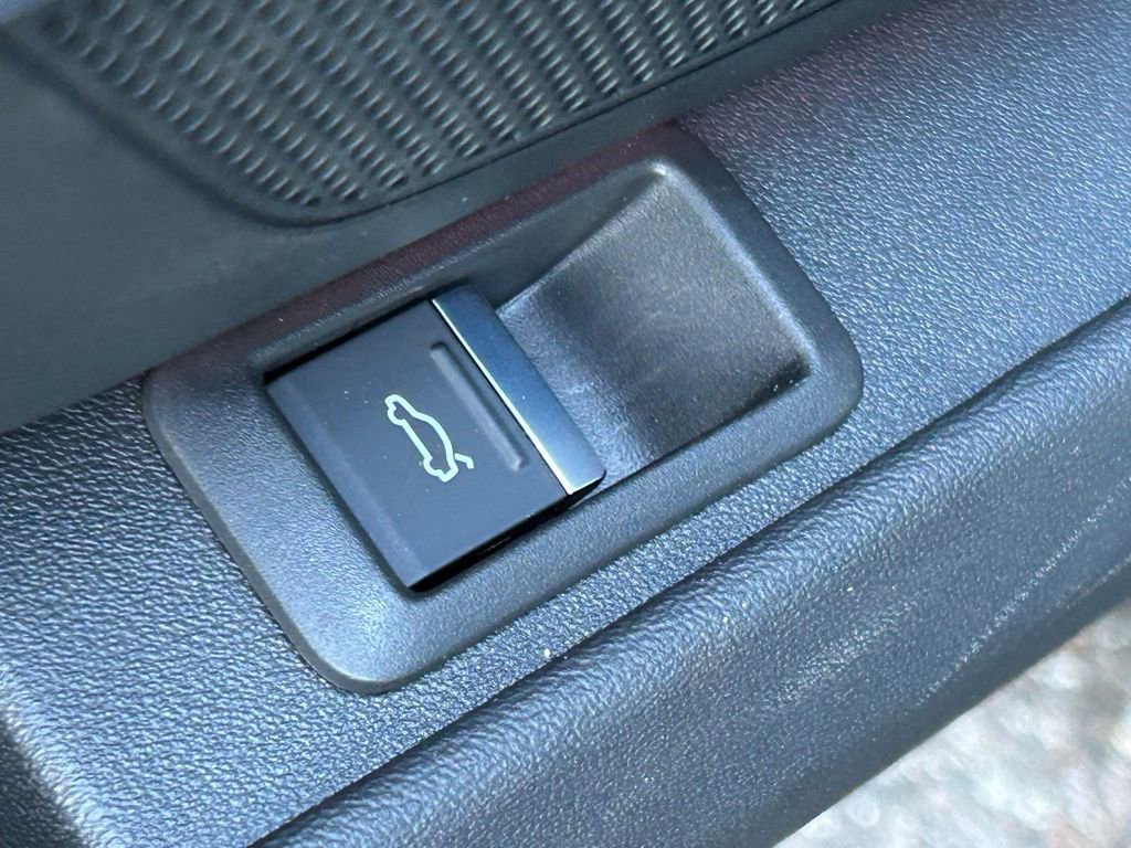 Used 2023 Audi RS e-tron GT w/ Carbon Performance Package image 74