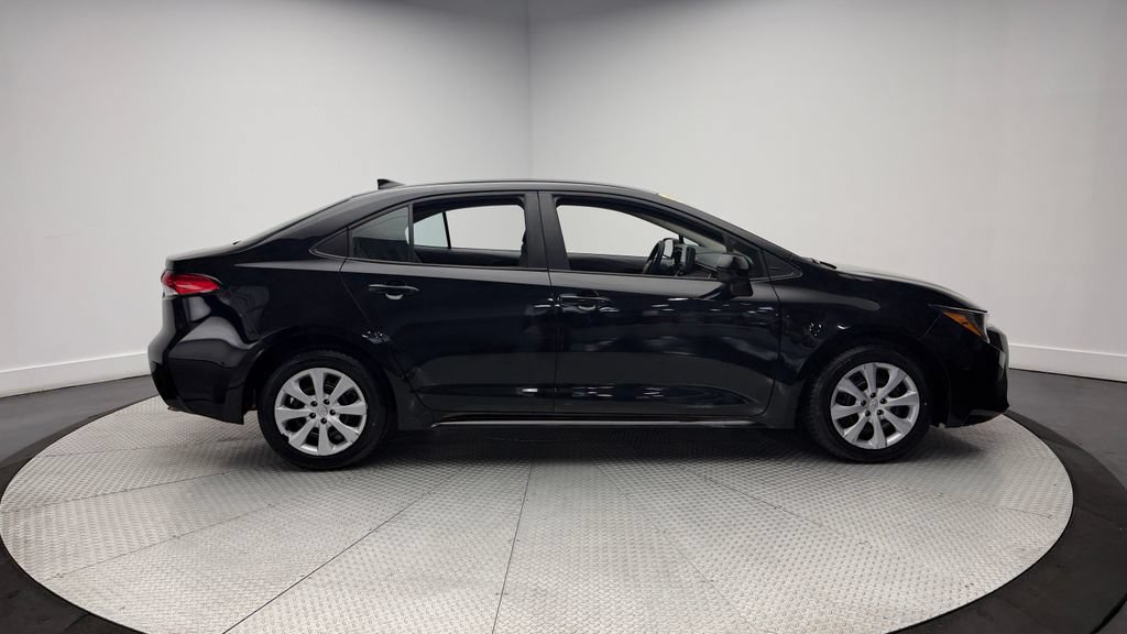 Used 2023 Toyota Corolla LE FWD image 32