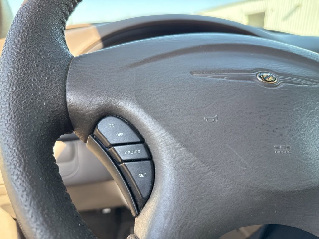 Used 2003 Chrysler Town & Country Limited AWD/4WD image 19